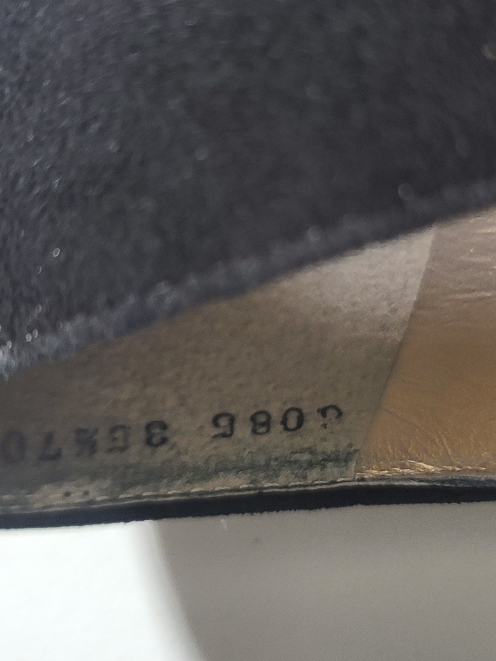 Saint Laurent Black and Gold Women's Shoulder Bag with Signature YSL Logo - Picture 5 of 9